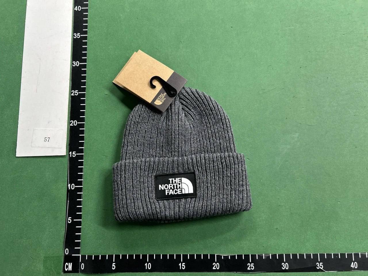 The North Face hat ( 40 colors )