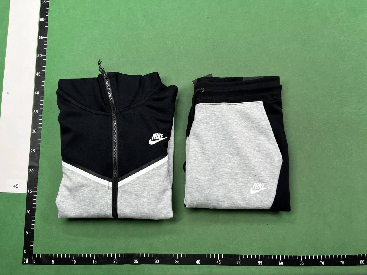 NIKE Tech set