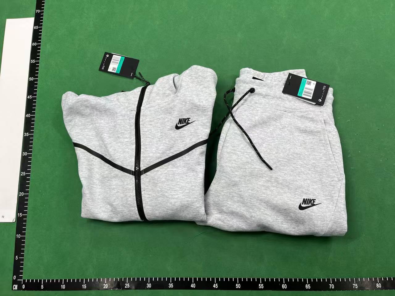 NIKE Tech set