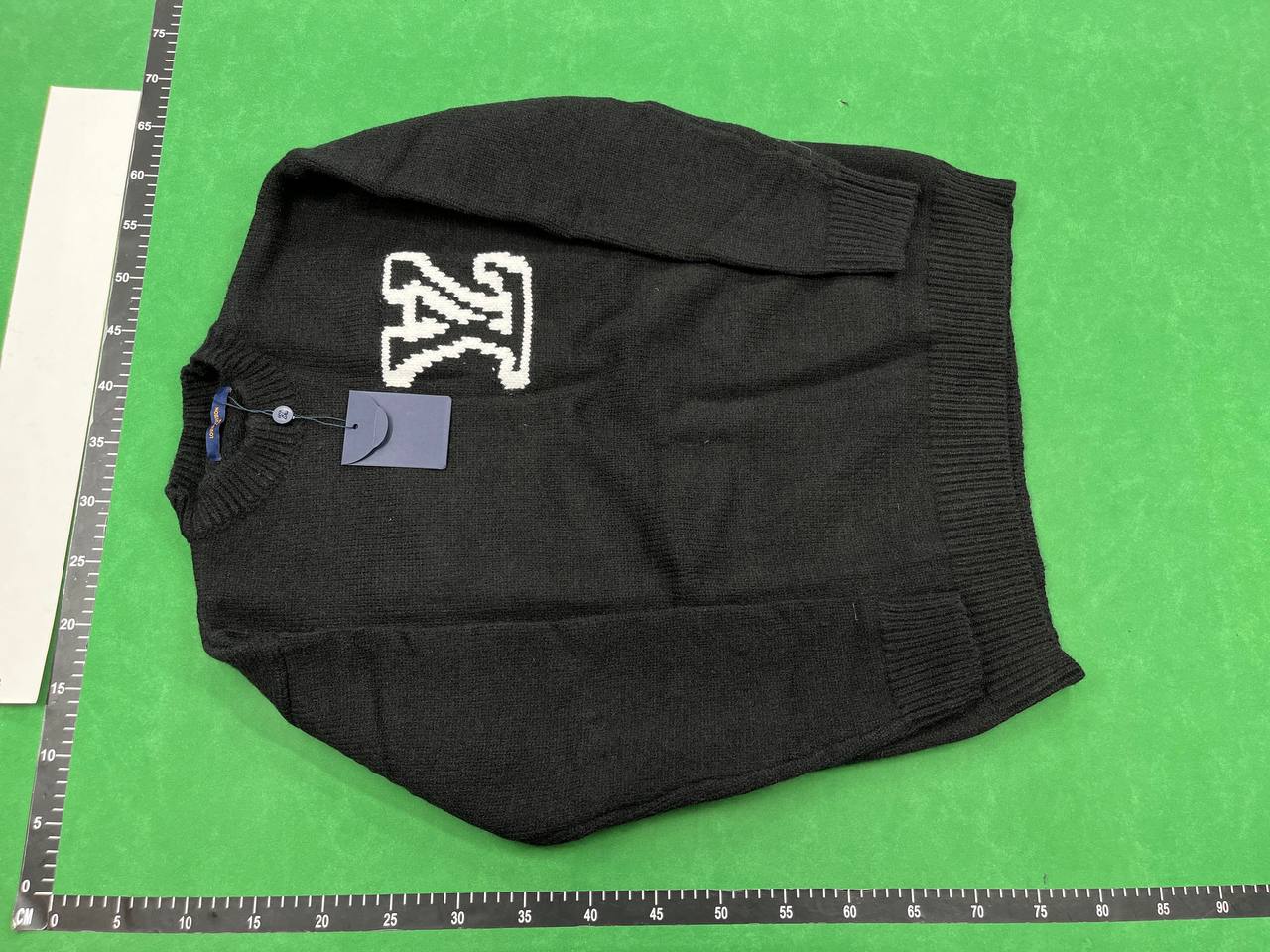 LV Louis Vuitton Sweater (27 styles)