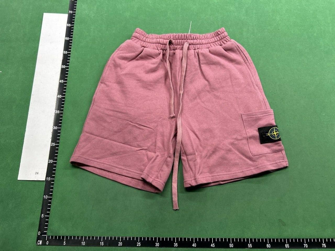 Stone island shorts   (28 CP)