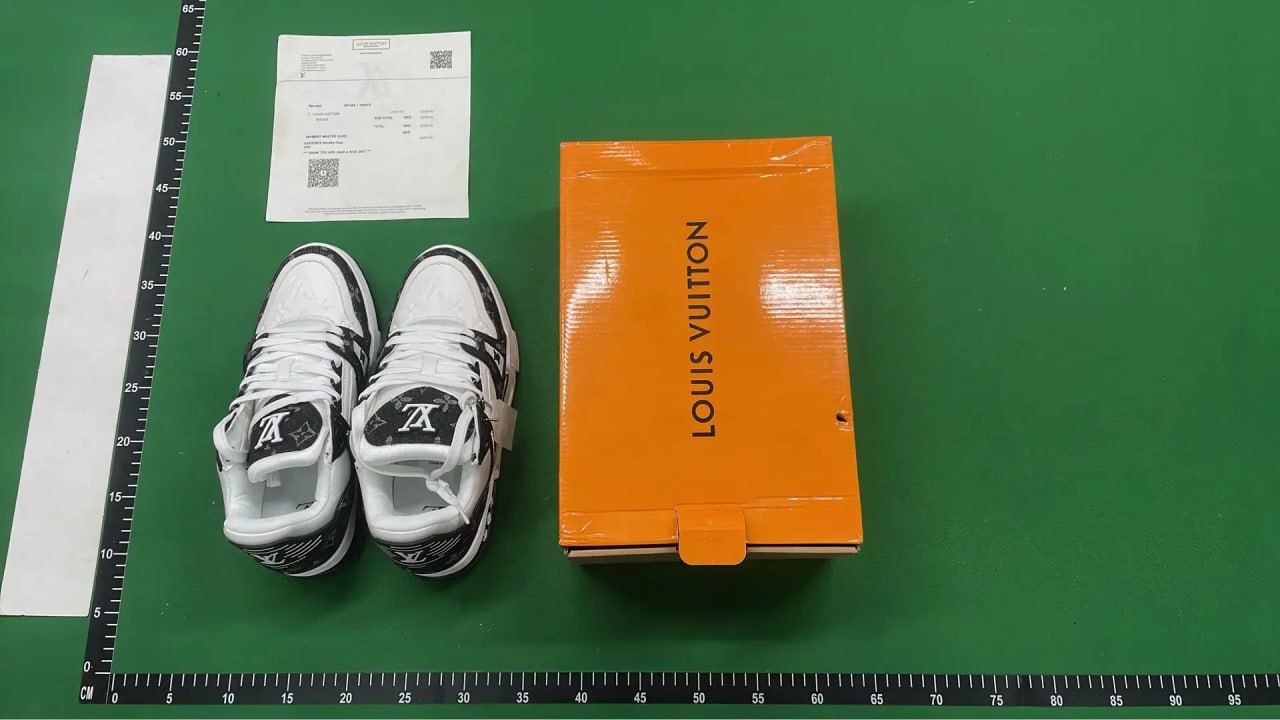 LV Louis Vuitton Trainer Shoes Sneakers