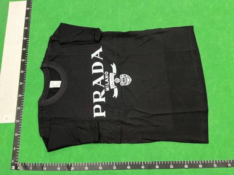  Prada polo-shirt  (38 CP)