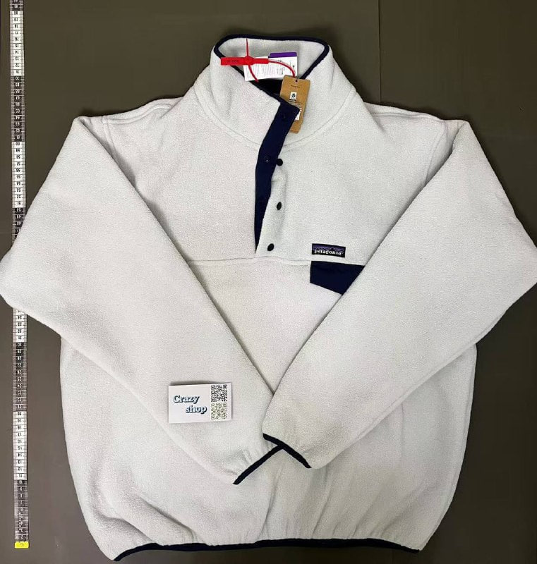 Patagonia Fleece Sweatshirt  (40 CP)